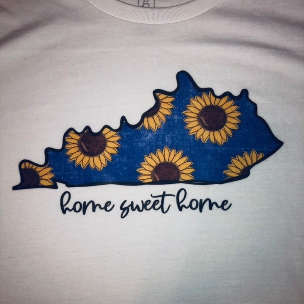 🌺3/$15🌺 Kentucky 🇺🇸🏇Sunflower State Top